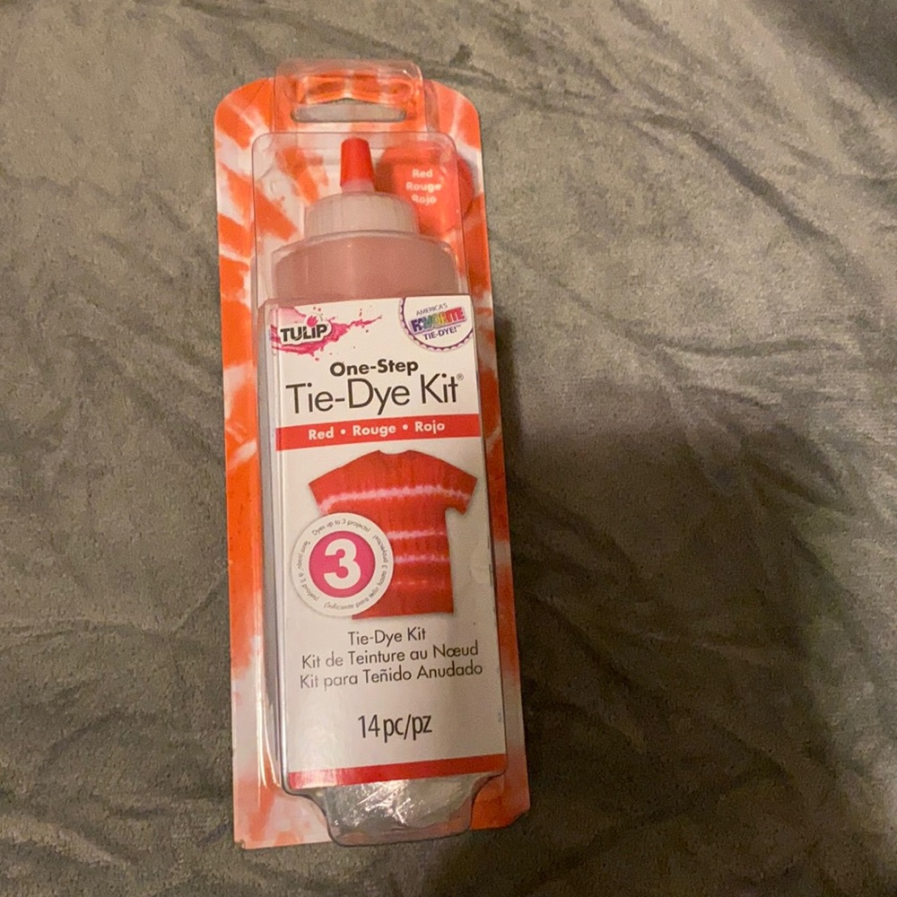 Brand new never opened small one step red tie die kit.